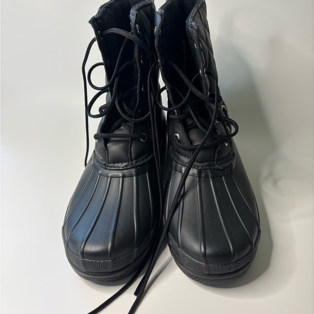 Sperry Black Lace-Up Boots, size women’s 7. Great condition.